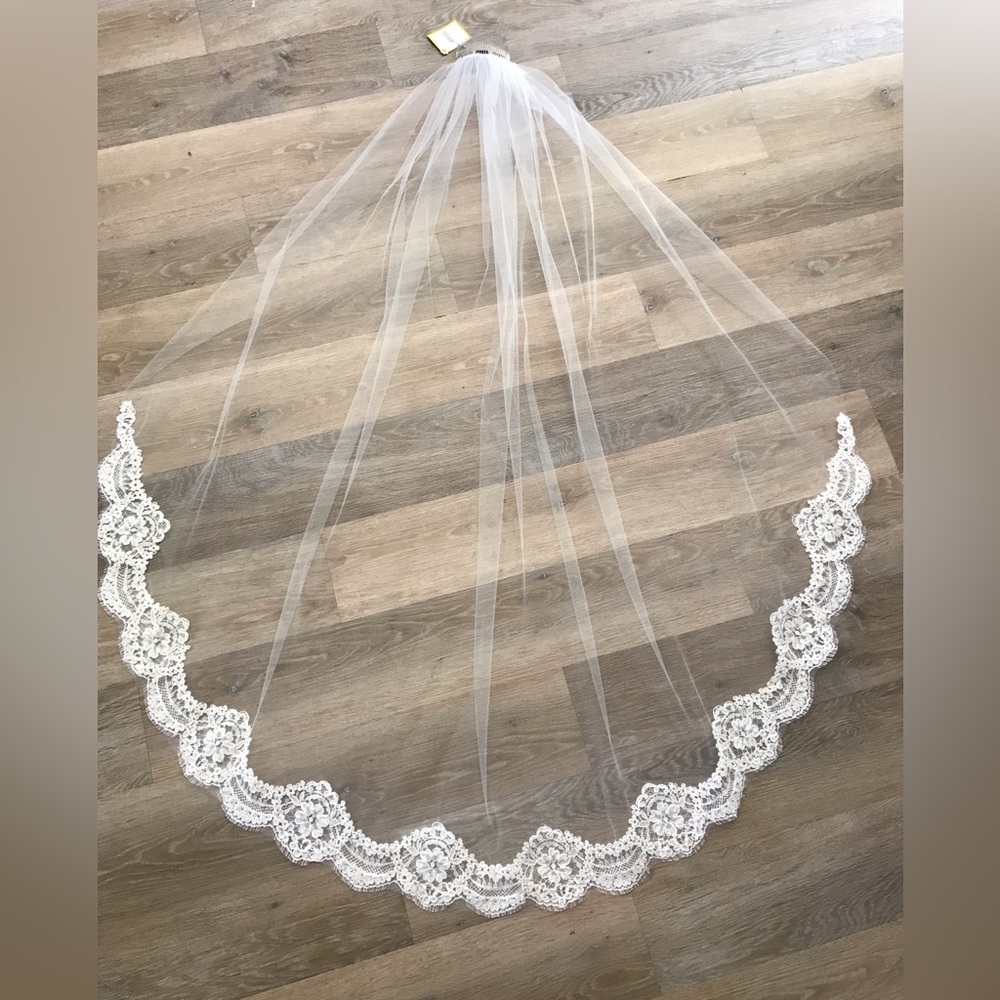 Erin Cole wedding veil